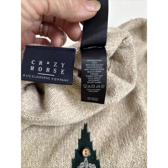 Vintage Ladies Crazy Horse Tan Pine Trees Winter Turtleneck Sweater Size M - Picture 4 of 7